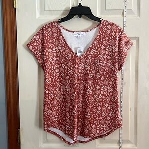 NWT-lovers quarrel-M-orangey brown floral-V-neck, short sleeve, front pocket top
